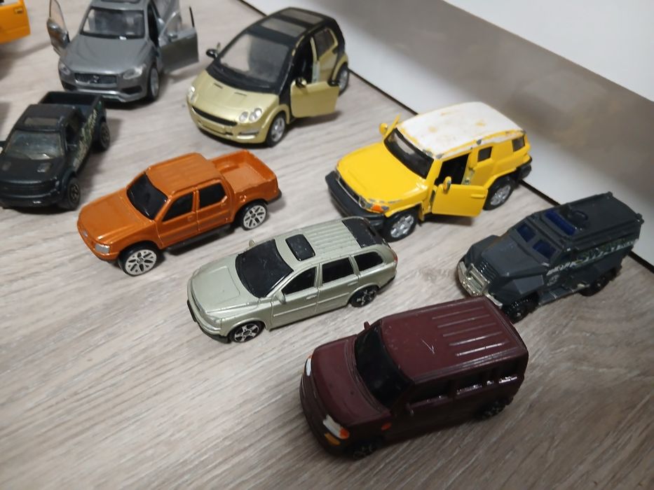 Метални коли ..ии