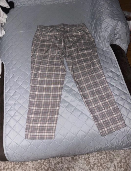 Pantaloni in carouri