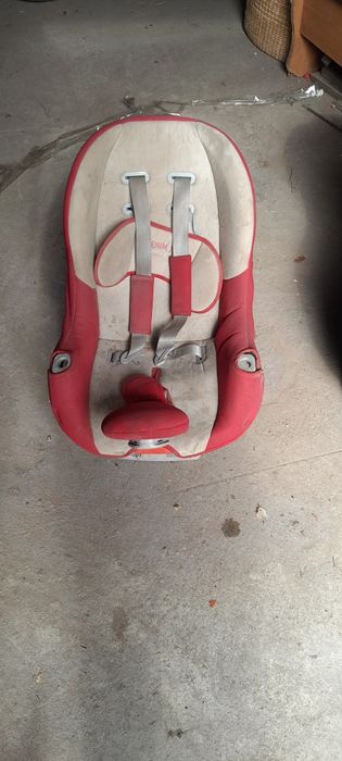 Продам автокресло детски