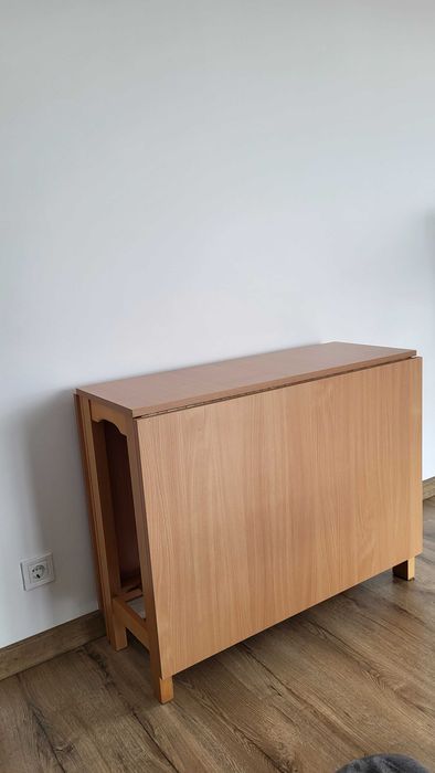 Masa extensibila 8 persoane, foarte buna