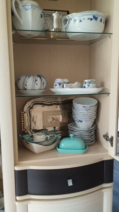 Продается столовая посуда