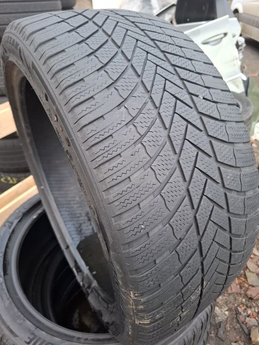 Vand 2 anvelope 255 40 20 brigestone bune de iarna dot 2023