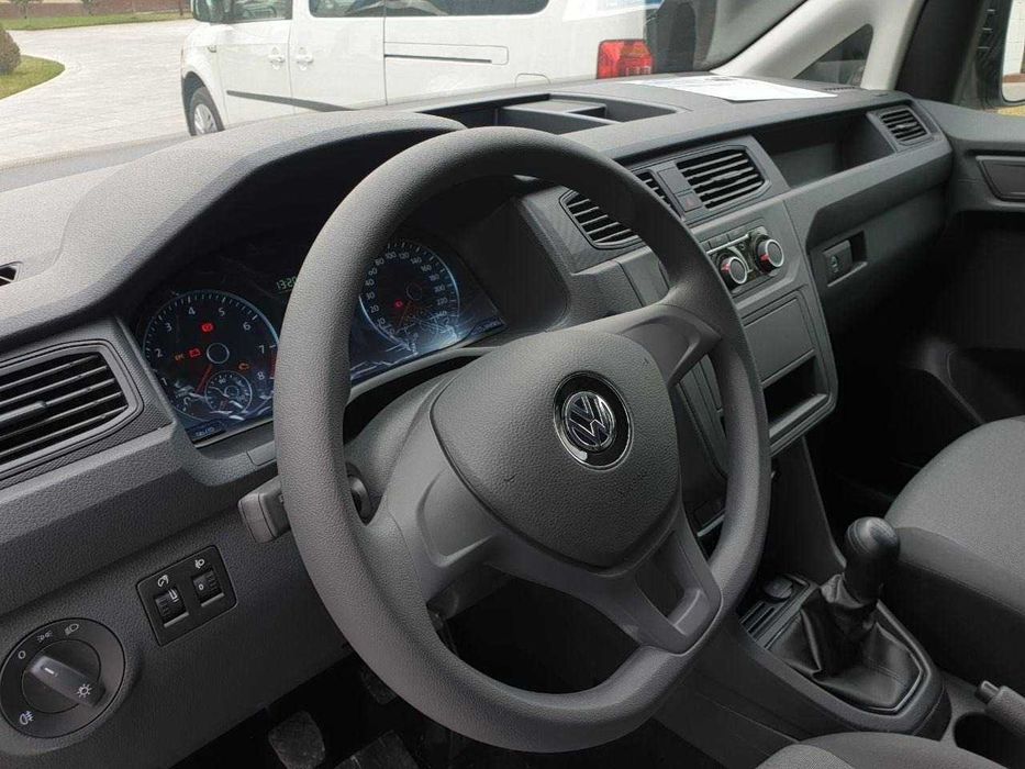 Volkwagen Caddy Trendline Maxi naqd va halol nasiya