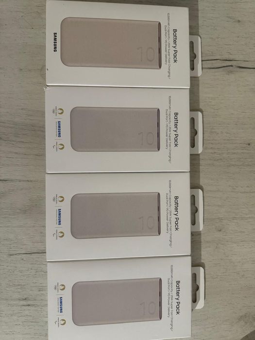 Baterii externe noi