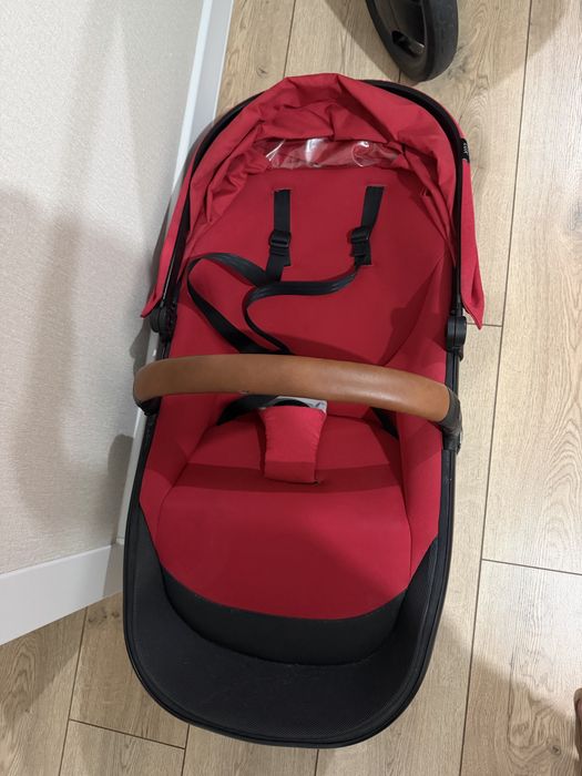 Продам коляску Cybex Leotie