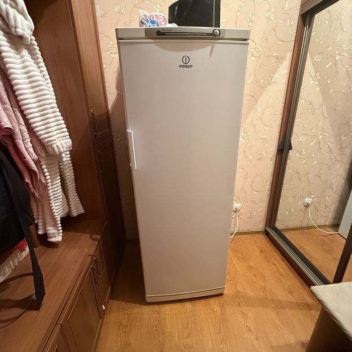 продается морозильник