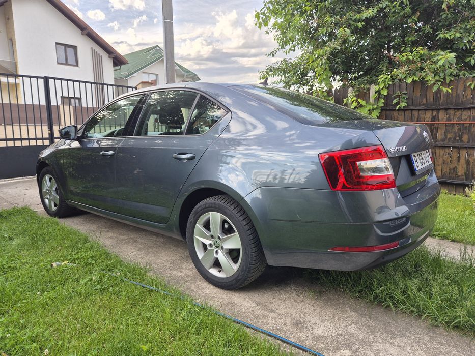 SKODA Octavia 2020 — imagine 3
