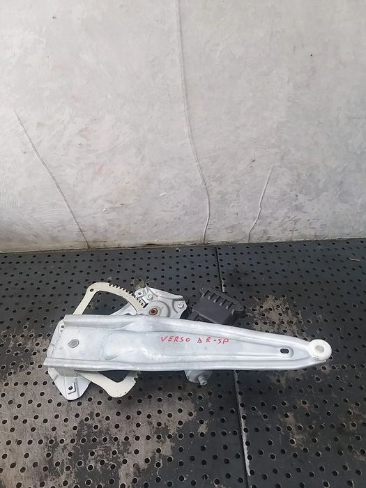 Macara motoras dreapta spate toyota verso r2 857100f041