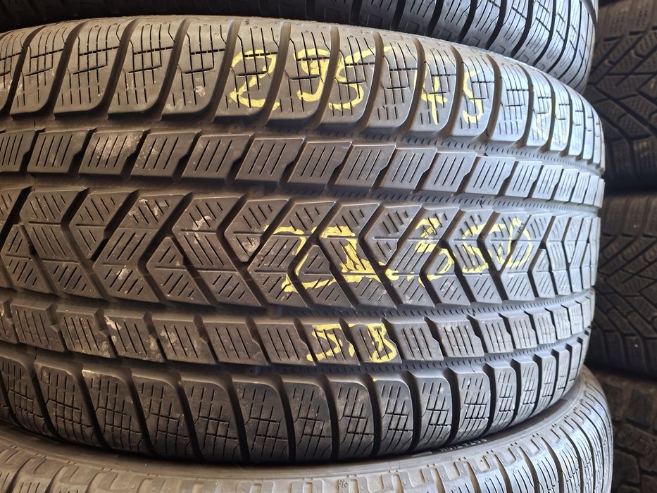2 anvelope 295/45 R20 Pirelli
