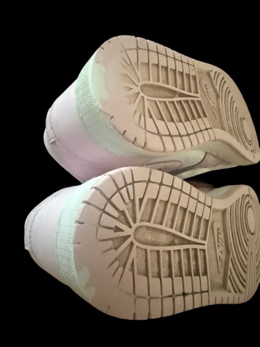 Vând Air Jordan 1 Mid GS „Pink Foam / Fire Red” – Mărimea 36 (US 4Y) – Stare Bună