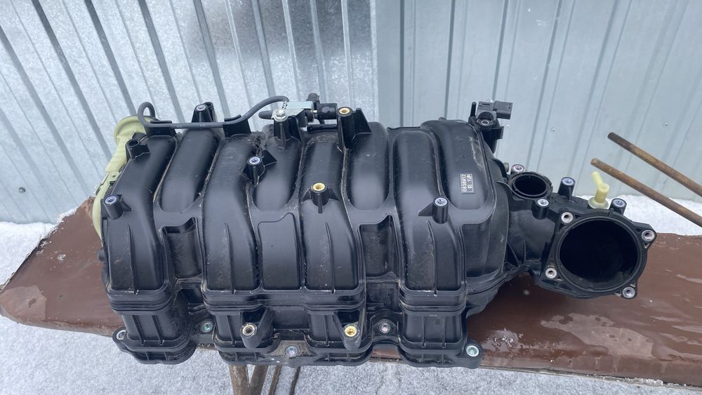 Продам впускной коллектор TLC 200