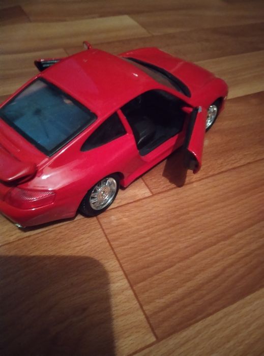 Машинки железные  бу масштаб 1 24