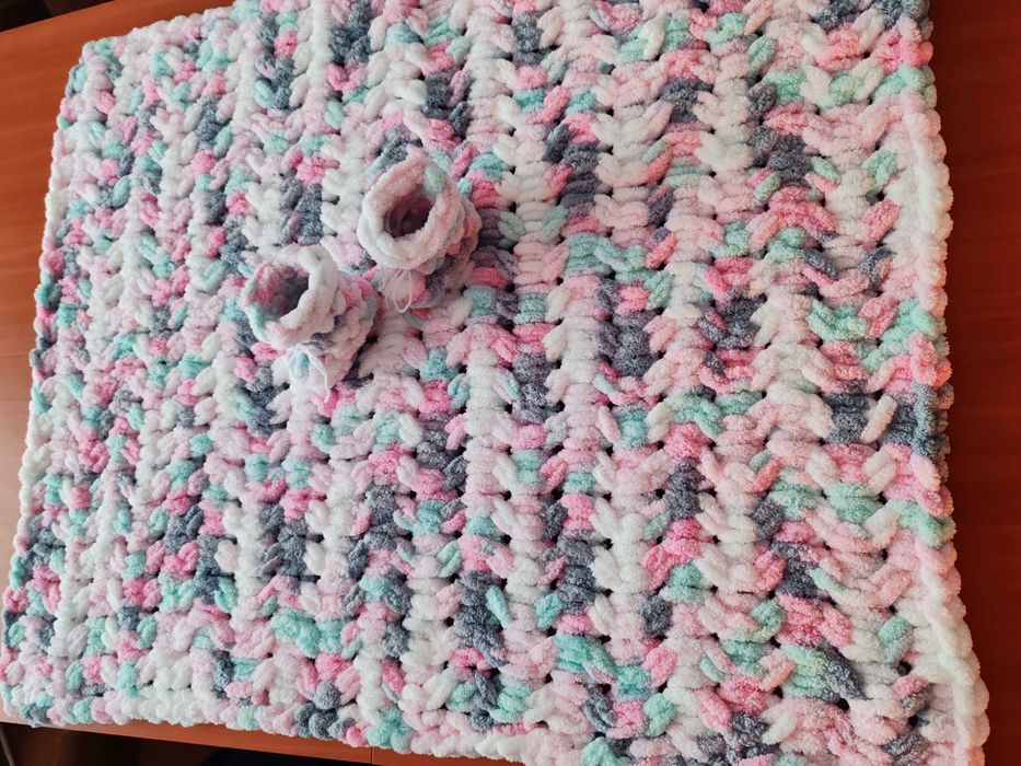 Бебешко одеало и терлички от Alize puffy