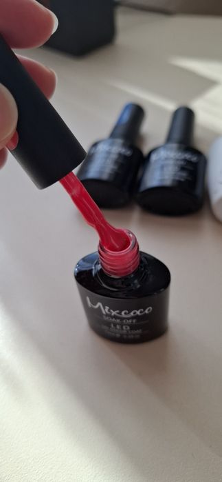 Гел лакове на Mixcoco- база,топ,изграждащ гел и 2 цвята