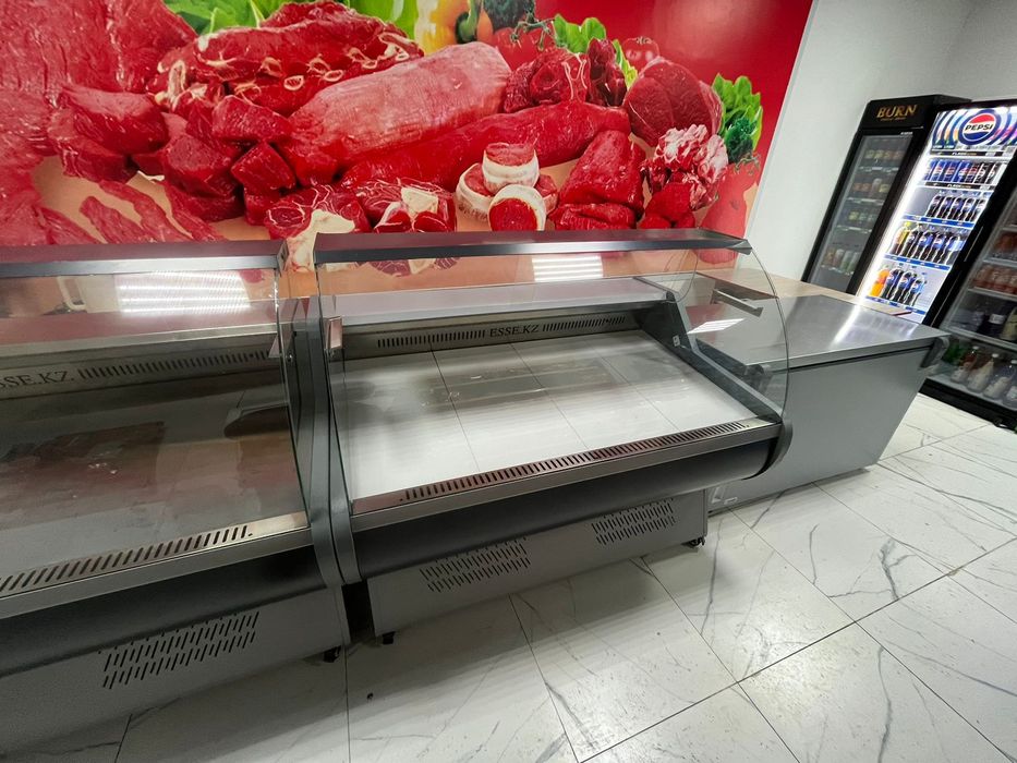 Две холодилные витрины и морозилник 380 L