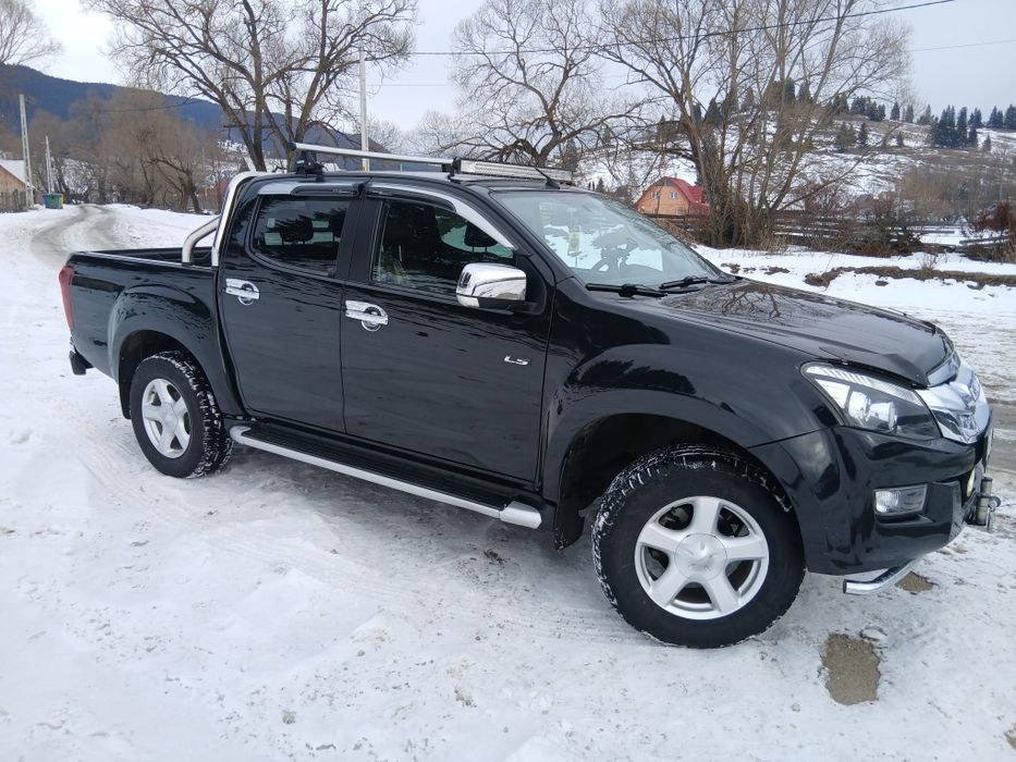 Isuzu d Max nu Hilux sau ranger 131mi km