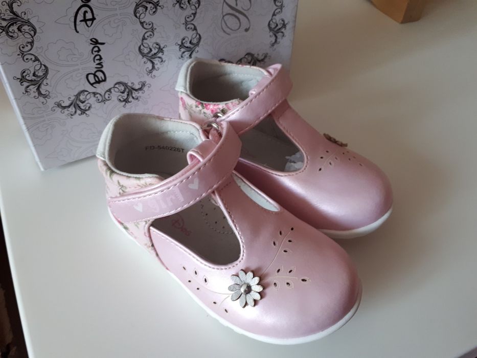 Сандали НОВЫЕ для девочки