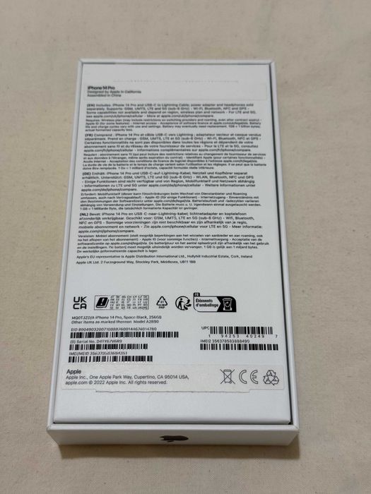 Продавам Apple iPhone 14 Pro 256GB Space Grey в комплект с няколко калъфа и screen протектор.