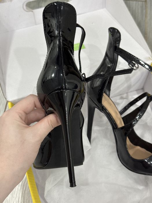 Туфли лаковые черные