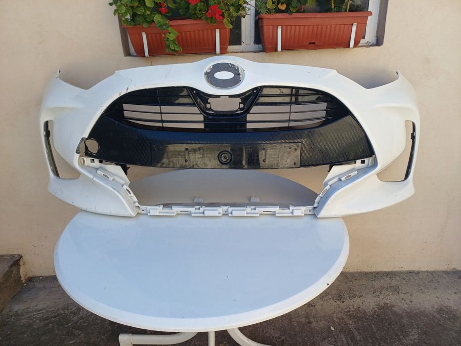 Предна броня за Toyota Yaris  2021г.-2023г.