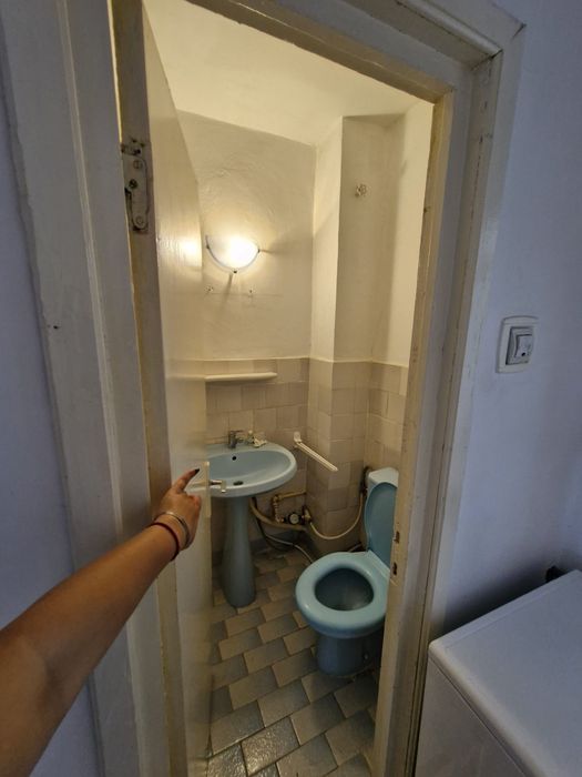 Apartament 3 camere etaj 4 Comănești