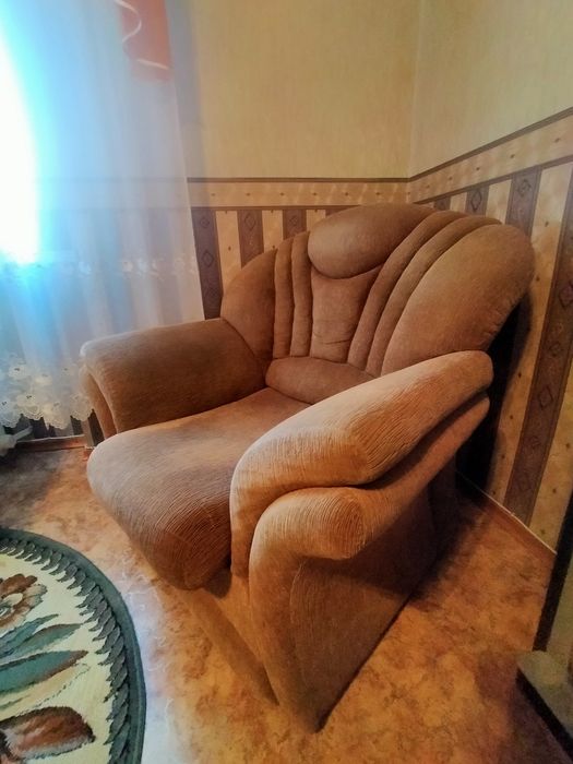 Диван и кресло .
