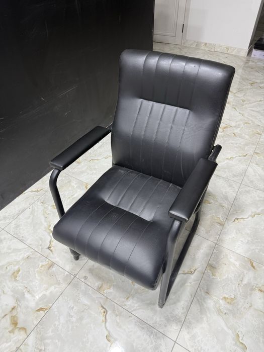 Кресло сотилади - Продаются кресла