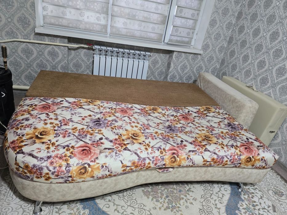 Продам диван для гостинной