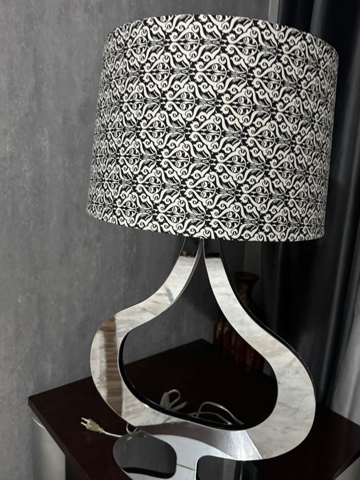 Продам очень красивую лампу