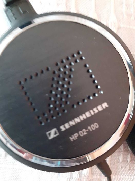Нови Hi-Fi слушалки Sennheiser HP02-100.