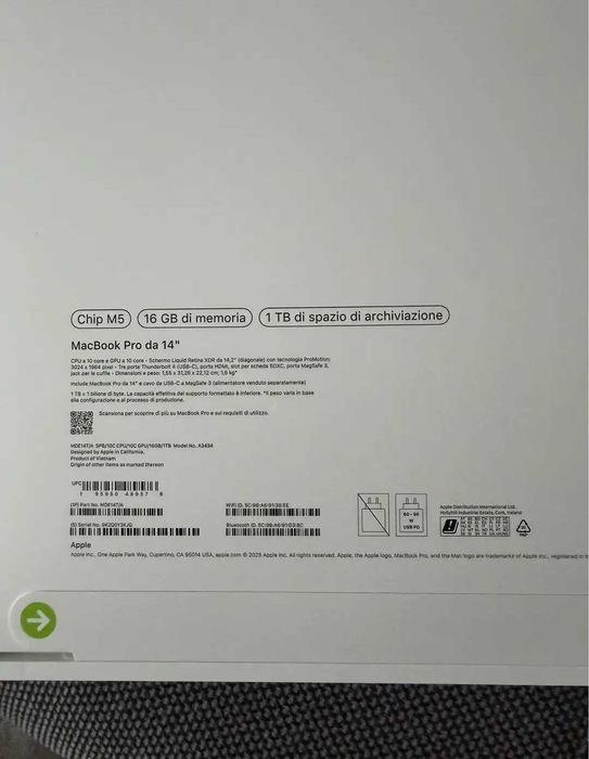 MacBook Pro М5 чип 16 gb Ram 1TB памет