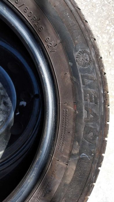 Гуми летни, 2 бр. 205/60 R16.