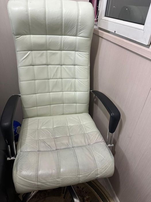 Офисные кресла кожные