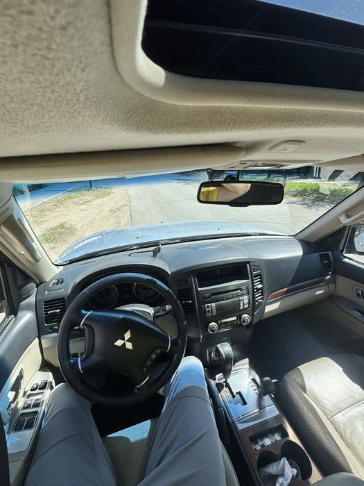 Продам Mitsubishi Pajero IV авто