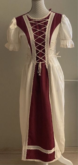 Rochie din in NOUA pentru o domnita trasa prin inel