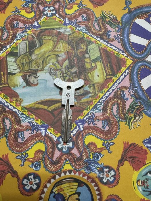 Ключ мерседес продается