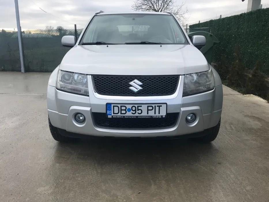 Suzuki grand Vitara 4*4.  1.9DDSI + set de jante aliaj cu anvelope iarnă noi + un set anvelope off road