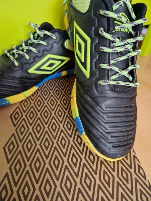 Umbro - детски маратонки 36 номер