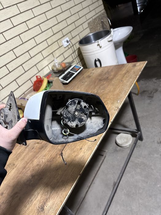 Кобальт правый баковой зеркало