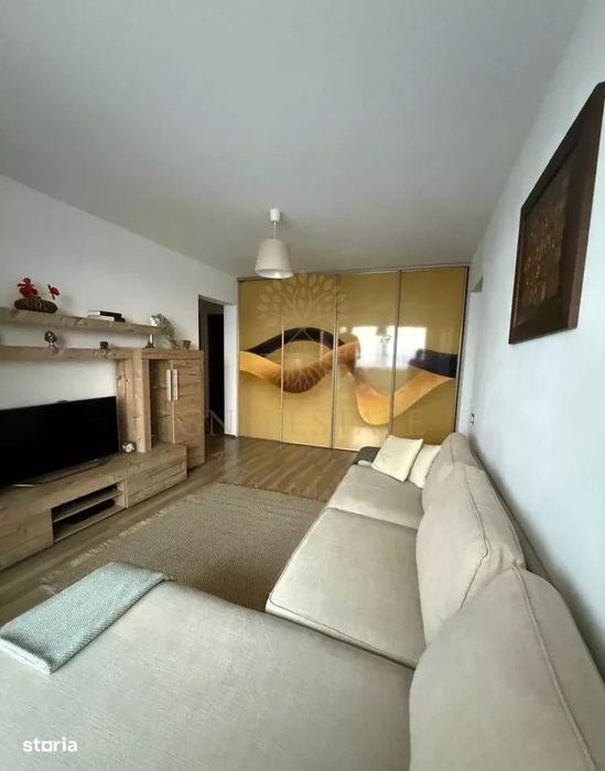 | 3 Camere | Et.10/10 | Balcon Panoramic | Metrou Titan | Recent Renov