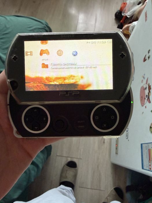PSP Go игровая консоль