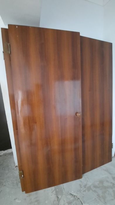 Үйдің есіктері     .