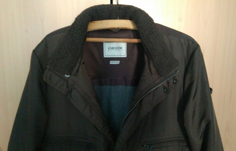 Яке GEOX RESPIRA размер 50. Водоустойчиво.