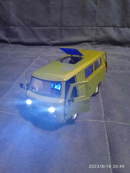 Модель машины Мерседес