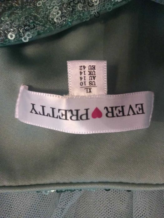 Дълга официална рокля