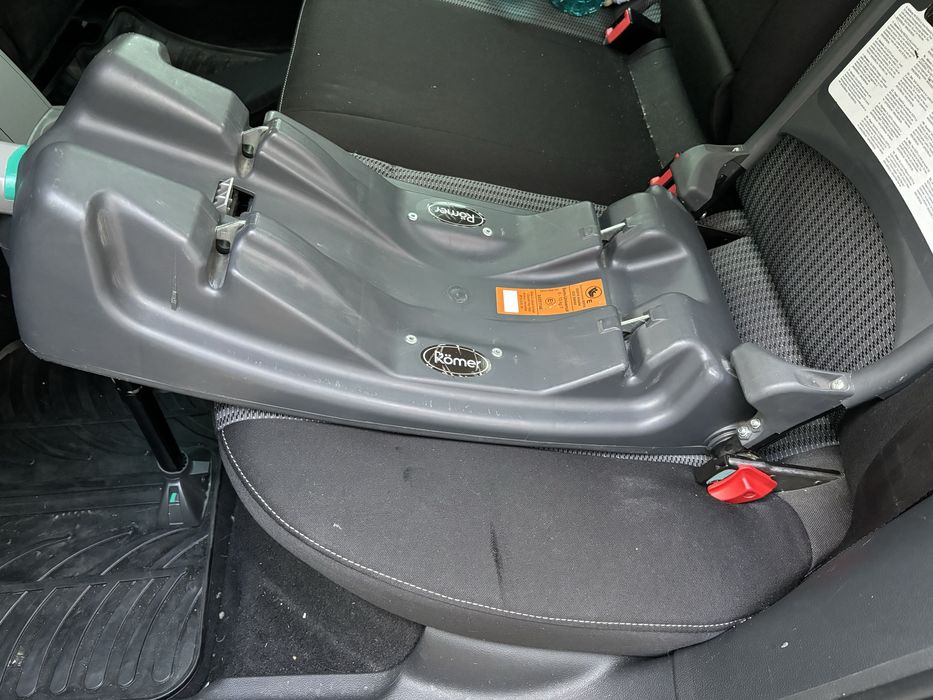 Scoica Britax Römer cu baza cu isofix