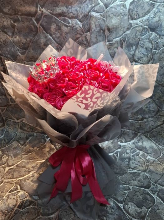 Букеты из атласных роз