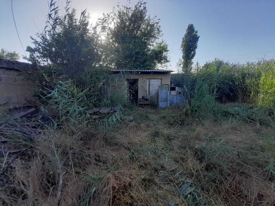 6 sotix yer sotiladi