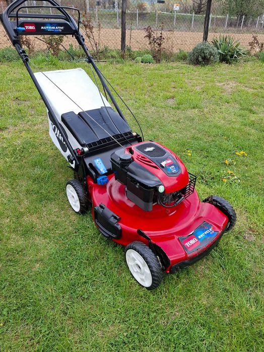 Masina gazon  /  iarba  /  toro