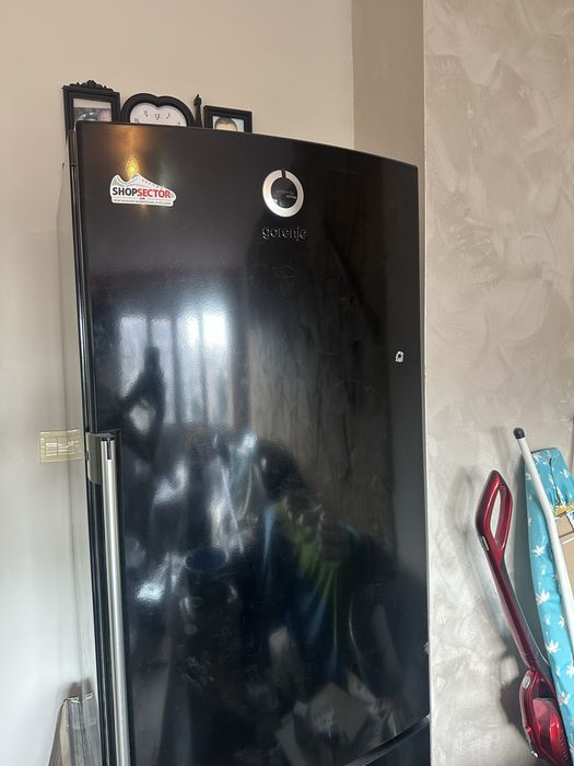 Продавам хладилник Gorenje